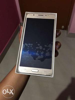 1 week old brand new mobile for urgent sale Box,