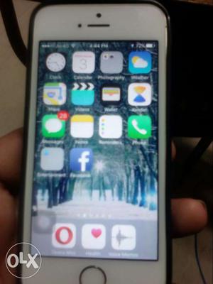 I phone 5 s good condition 1 year old phone