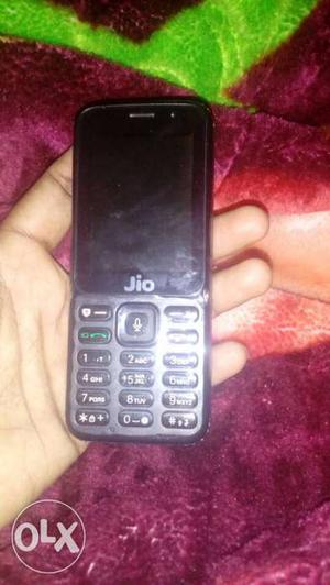 Jio 4 g phone with box price is fixed