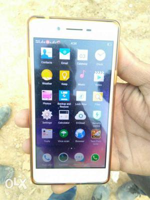 Oppo a33f in a very good condition.. bill charger