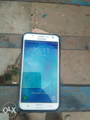 Samsung j7 4g mobile it is in mind condition