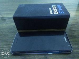 Samsung s7 edge 4 gb ram nd 32 gb rom black
