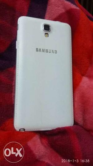 Selling Samsung note 3 with damage display 2gb