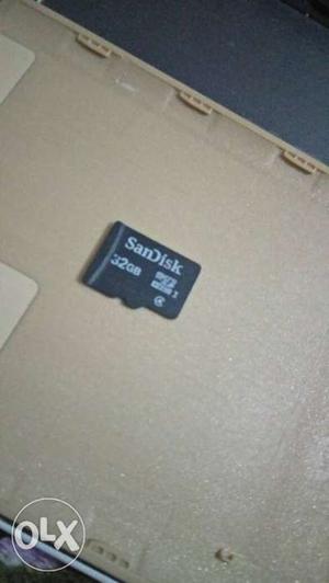 32GB SD Card San disk