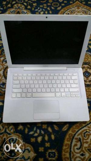 Apple Mac book AGB RAM, 160GB HDD, Charger,