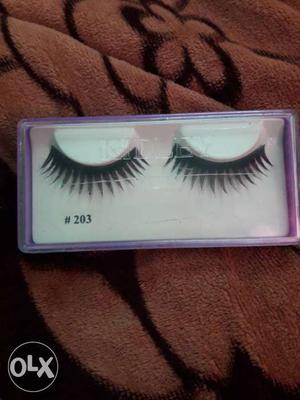 Artificial eyelashes...not even used once