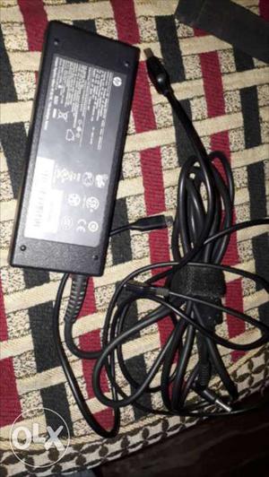 Black HP AC Adapter Charger.