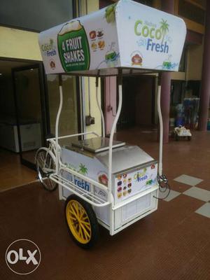 Ice cream cart with chargeable deep freezer