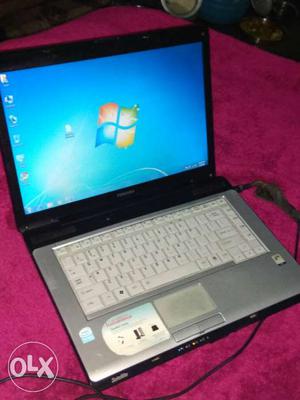 Toshiba laptop good condition / 2 gb ram/ 250 gb