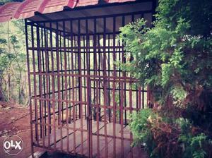 Good condition cage. apt for all kind of dogs. 4