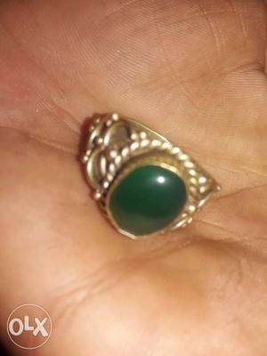 Gold Ring With Emerald Ring