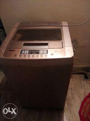 Gray And White Top-load Clothes Washer