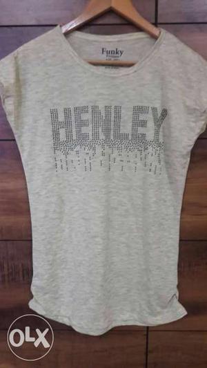 Gray Henley Crew-neck Cap-sleeve Shirt