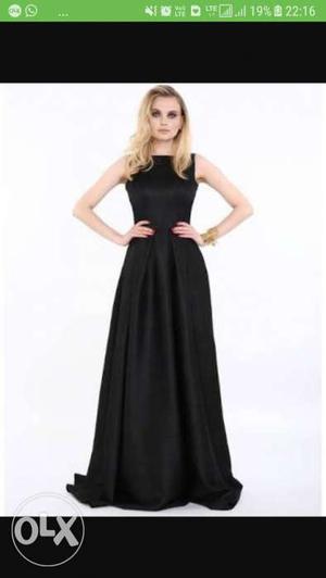 This is brand new plain black gown with very good