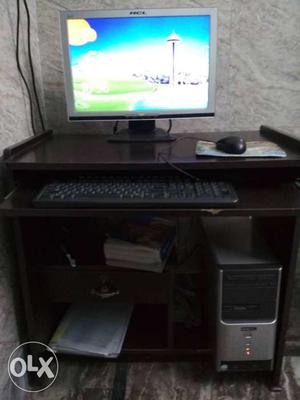 Urgent sale Hcl Desktop Just Like New With Table