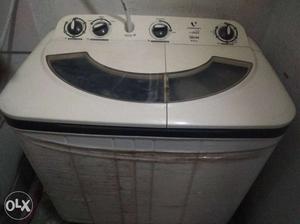 White And Gray Front-load Clothes Washer