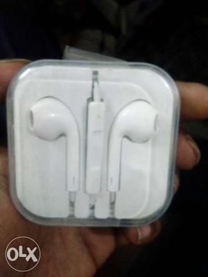 White Apple EarPods Case
