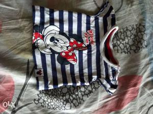 5 hardly used new born dress for rs100