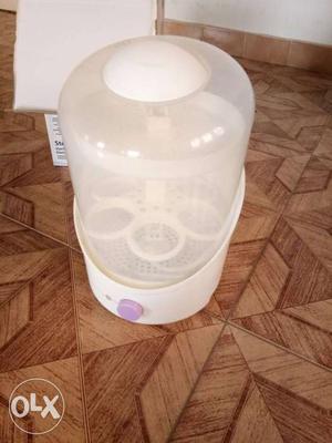 Baby feeding bottle sterilizer