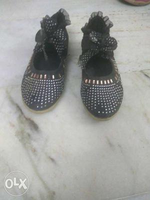 Kids Girls belly footwear,, excellent condition