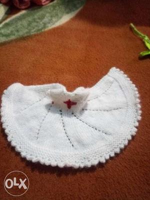 Round White Knitted Textile