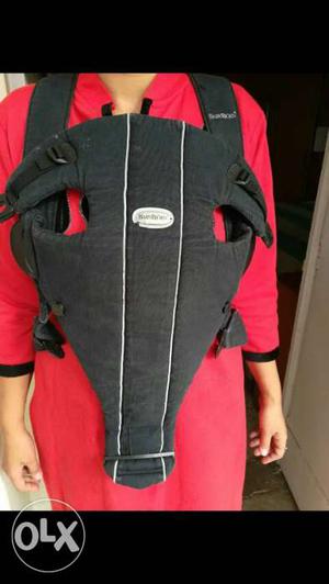 Swedish baby carrying sling bag can hold upto 10