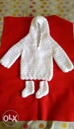 Toddler's White Knitted Sweater With Socks
