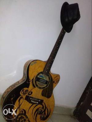 Givson Venus semi Acoustic guitar in good
