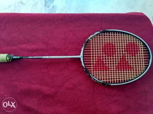 Racket Yonex carbonex ex in newly condition, less used.