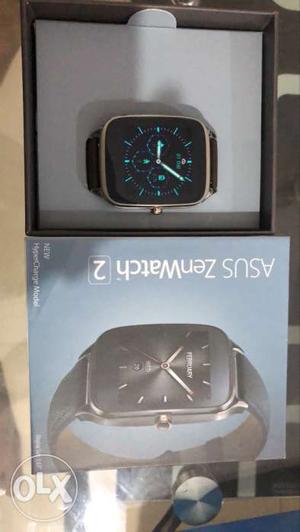 ASUS zen watch 2 in totally new condition. Price