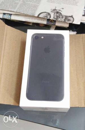 Apple iphone 7 32 gb matt black brand new 3
