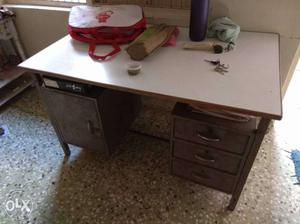 Brown And White Wooden Knee-hole Desk