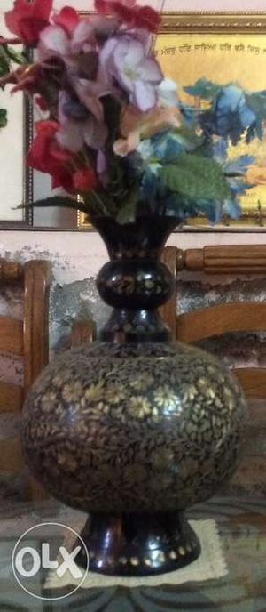 Elegant Minikari Vase for Sale