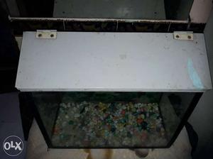 Fish tank very good condition urgent sell