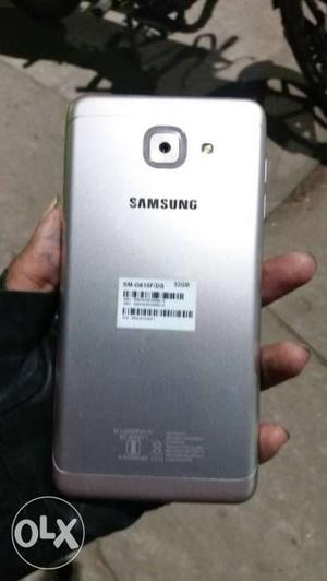 I want 2 sell my samsung J7max 4mnts old or