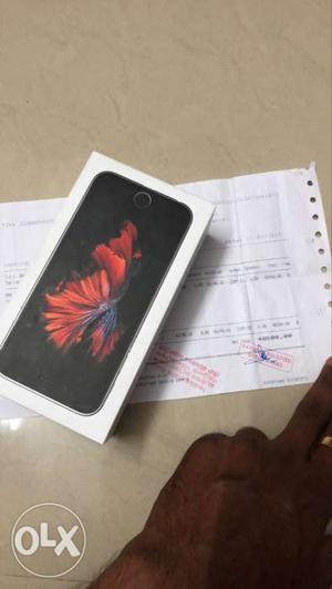 IPhone 6s..32 GB.. warranty only few more days