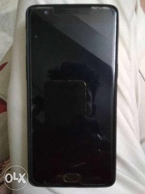 One plus 3 t very good condition bil box charger