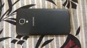 Samsung Galaxy S4 (In a very good condition,