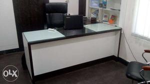 Designer L shaped 6ft office table