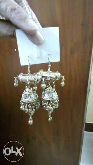 2 set of ear rings only for rupees  month