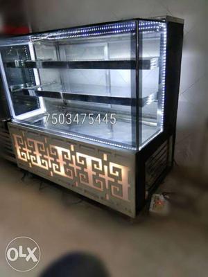 60 days old cold display fridge unused