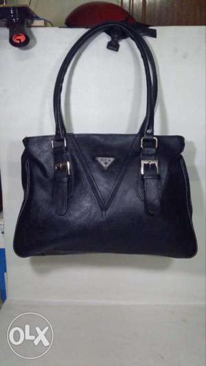 Brand new Women handbags(2 colour available)