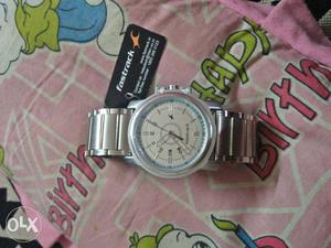 Brand new fastrack watch for man price is fixed