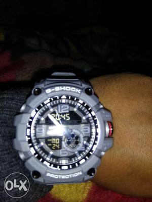 G shock with world time.in awesome condition.