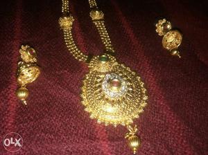 Gold-colored Pendant Necklace With Pair Of Earrings Set