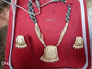 Gold plated pendent set antique piece