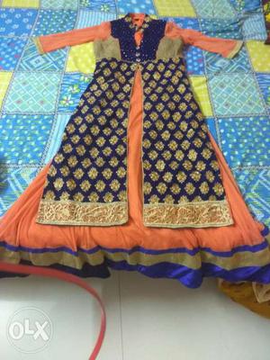 I want to sell this long orange-royal blue