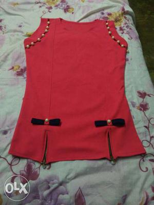 M size top with new style hand