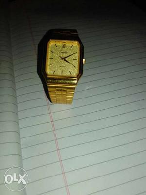Quartz watch. 23k gold plating.
