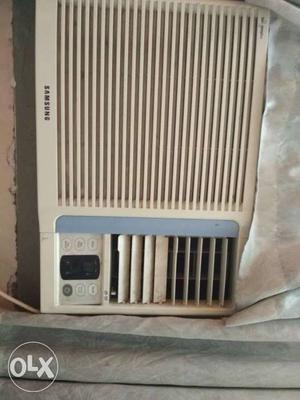 Samsung air conditioner with a remote. Working